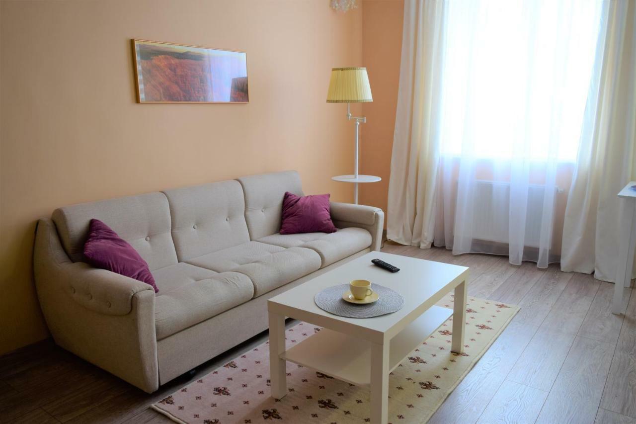 Central Comfortable One-Bedroom Apartment Chişinău Esterno foto